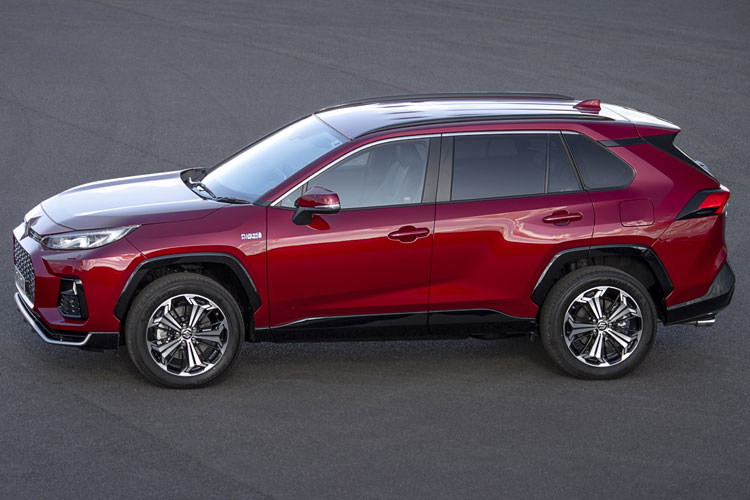 Suzuki zahajuje předprodej nového SUV Across